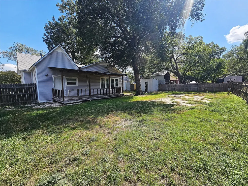 402 E State Street Groesbeck, TX 76642