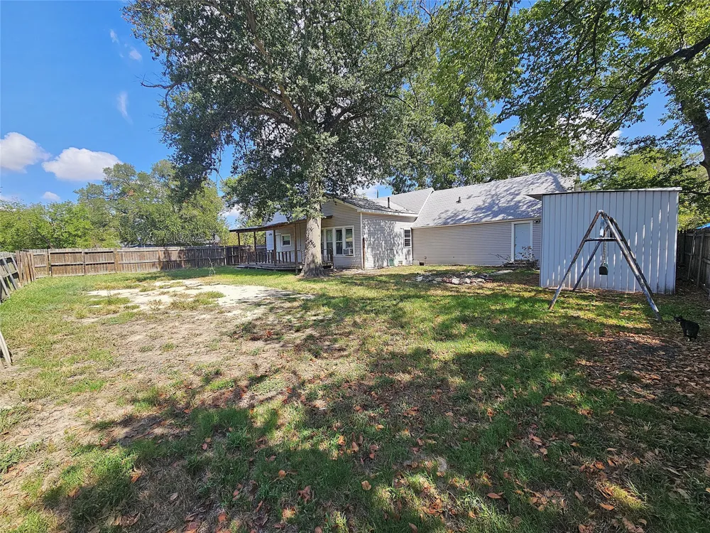 402 E State Street Groesbeck, TX 76642