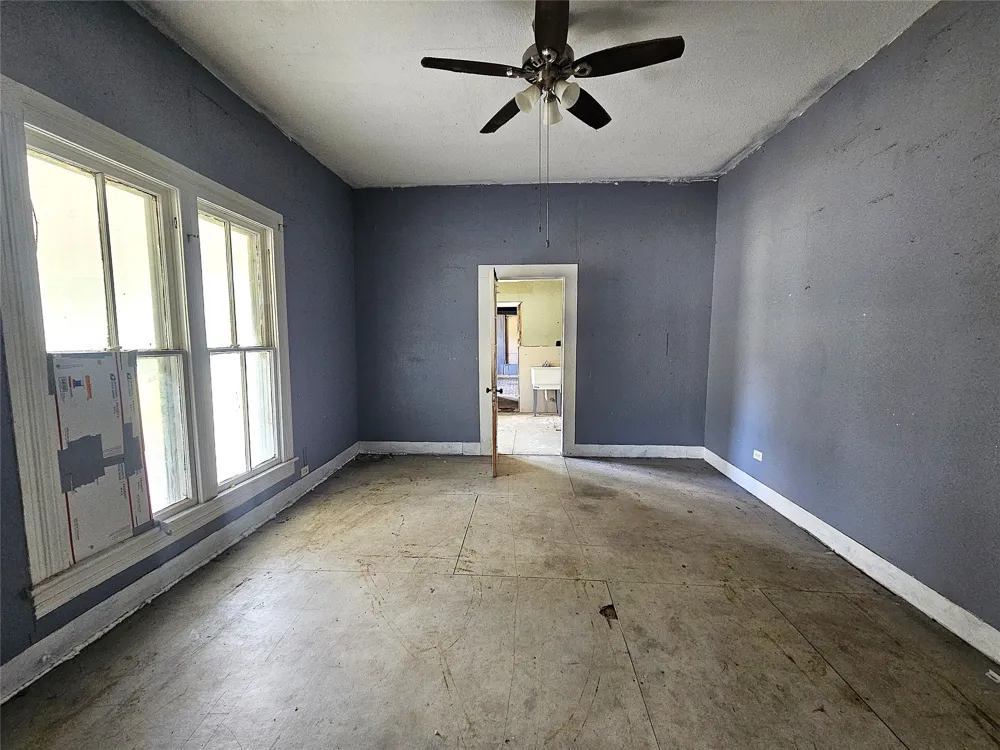 402 E State Street Groesbeck, TX 76642