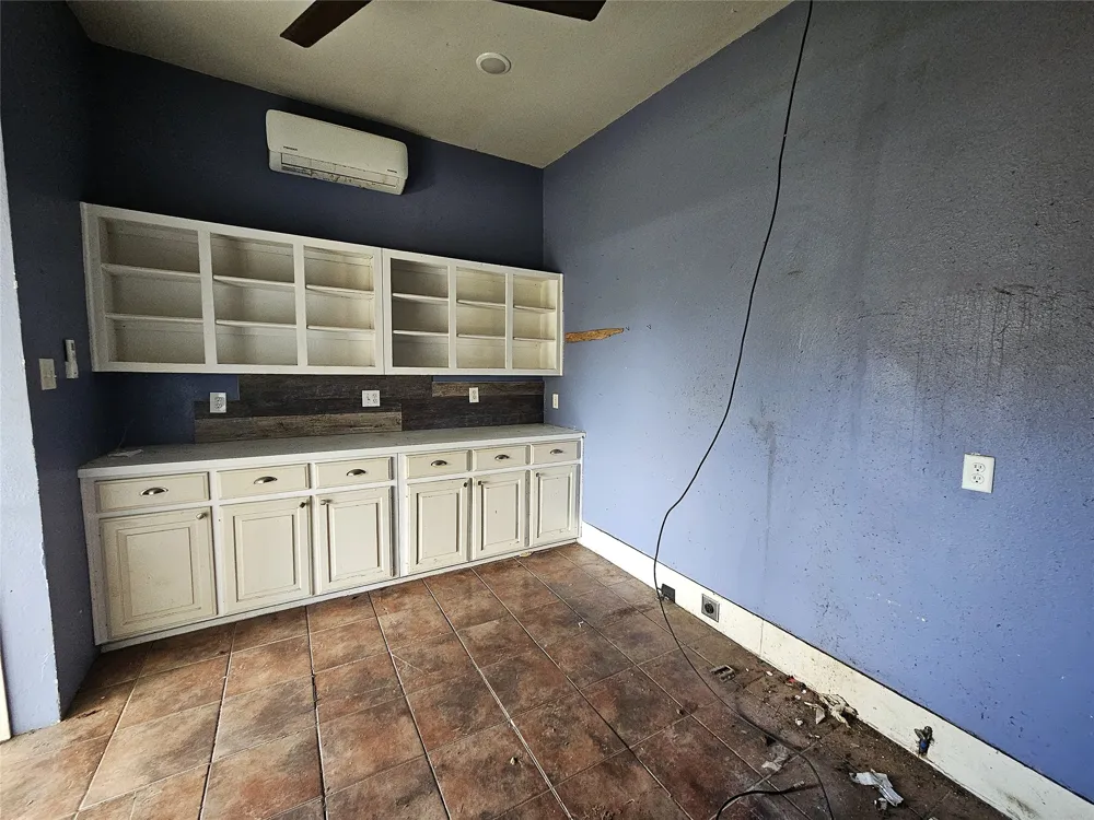 402 E State Street Groesbeck, TX 76642