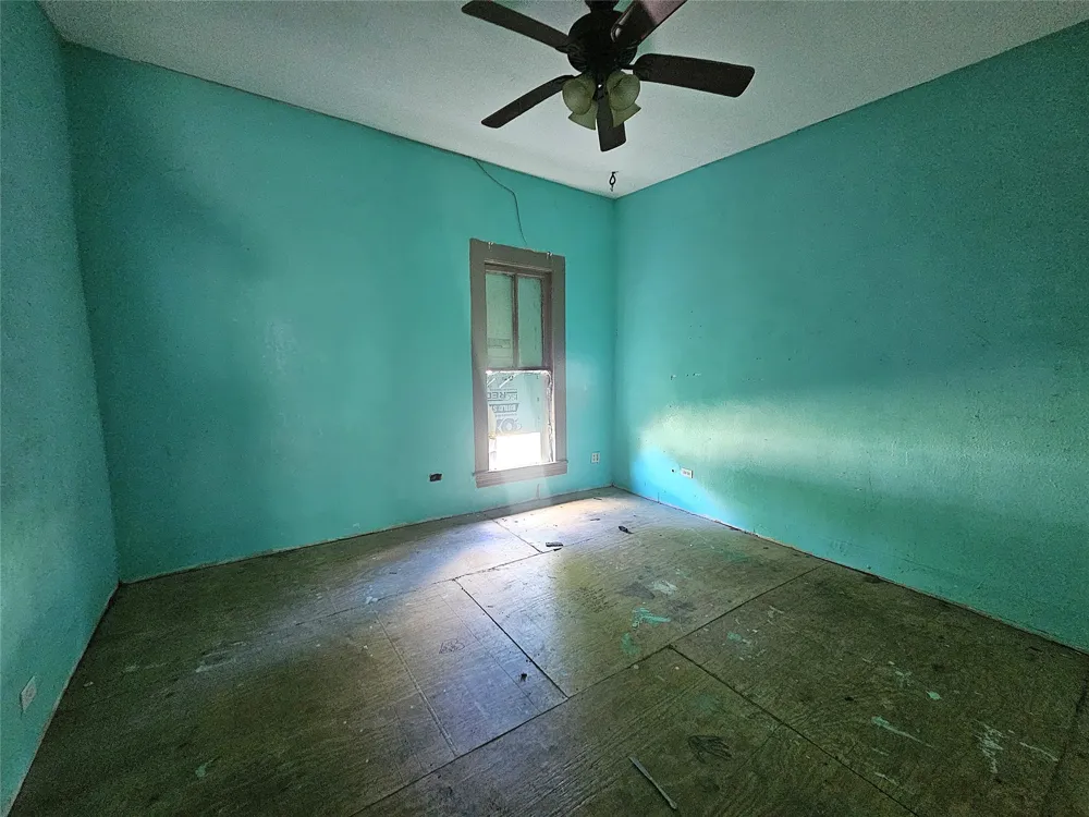 402 E State Street Groesbeck, TX 76642