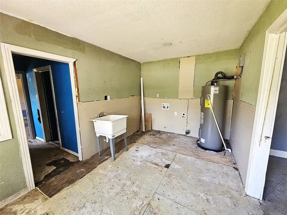 402 E State Street Groesbeck, TX 76642