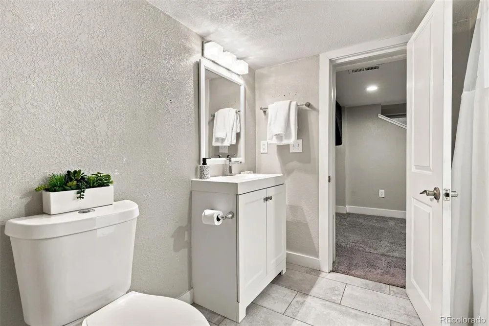 2928 High Street Denver, CO 80205