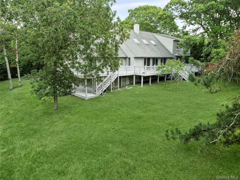 422 Montauk Highway Southampton, NY 11968