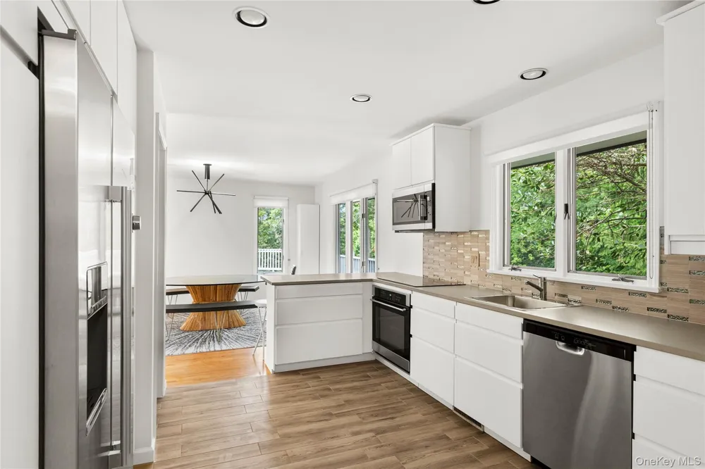 422 Montauk Highway Southampton, NY 11968