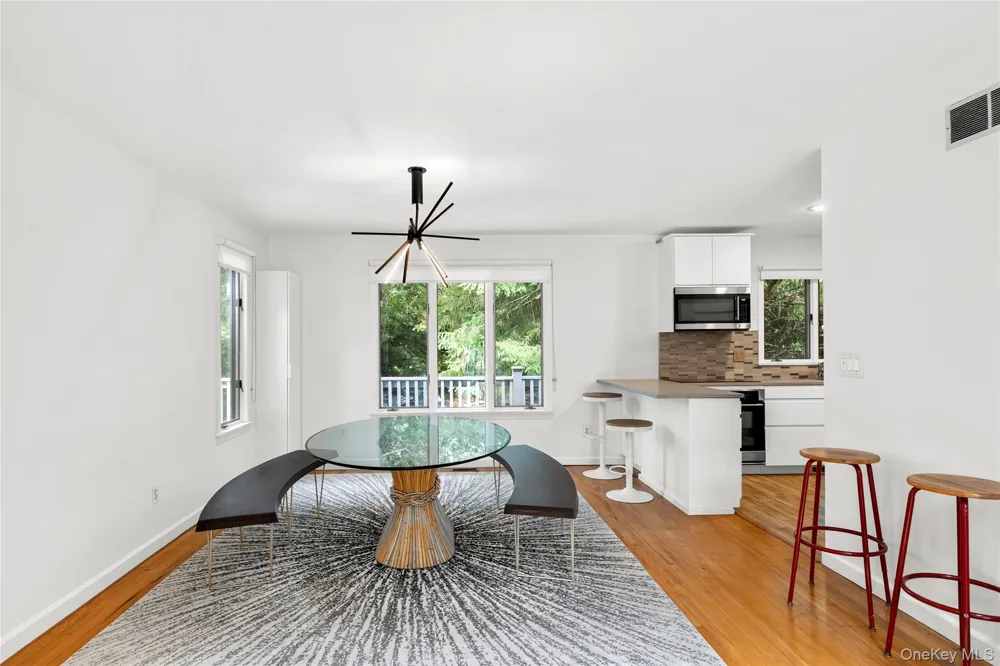 422 Montauk Highway Southampton, NY 11968