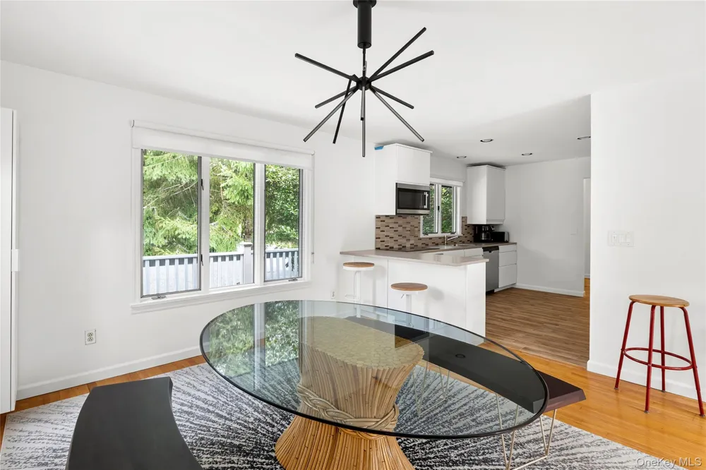 422 Montauk Highway Southampton, NY 11968