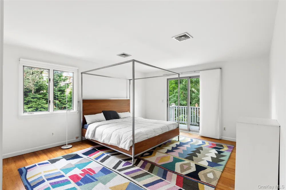 422 Montauk Highway Southampton, NY 11968