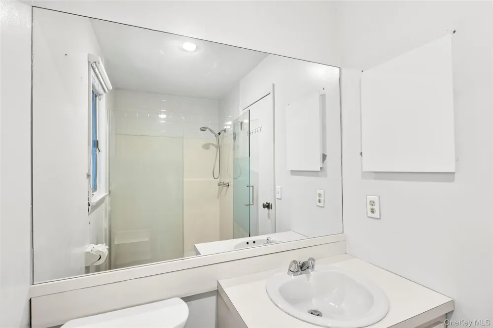 422 Montauk Highway Southampton, NY 11968