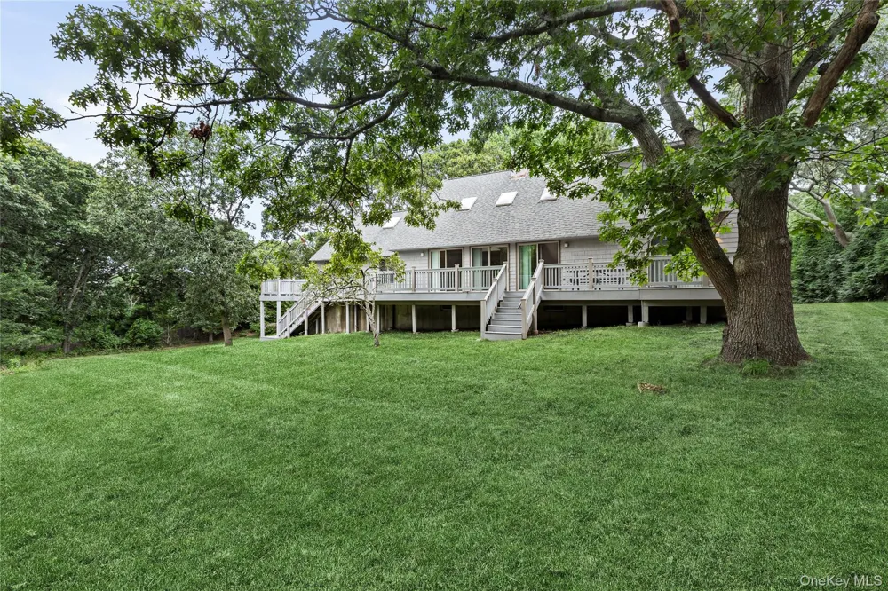 422 Montauk Highway Southampton, NY 11968