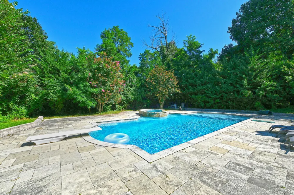 7 Saw Mill Lane Cold Spring Harbor, NY 11724
