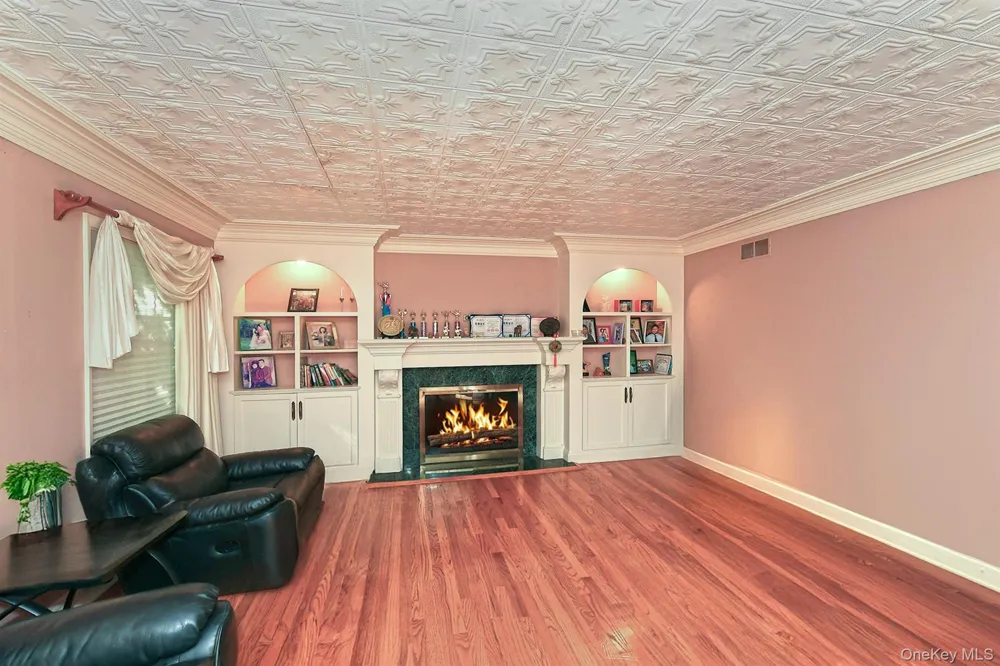 7 Saw Mill Lane Cold Spring Harbor, NY 11724