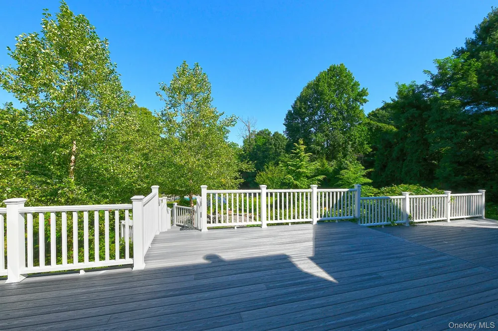 7 Saw Mill Lane Cold Spring Harbor, NY 11724