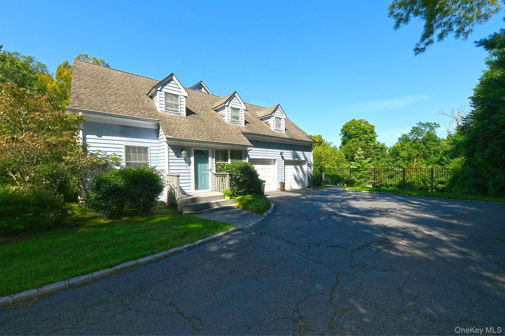 7 Saw Mill Lane Cold Spring Harbor, NY 11724