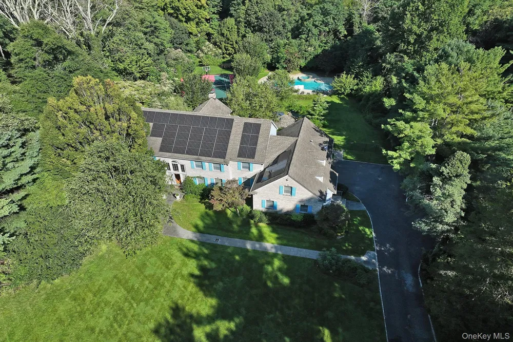 7 Saw Mill Lane Cold Spring Harbor, NY 11724