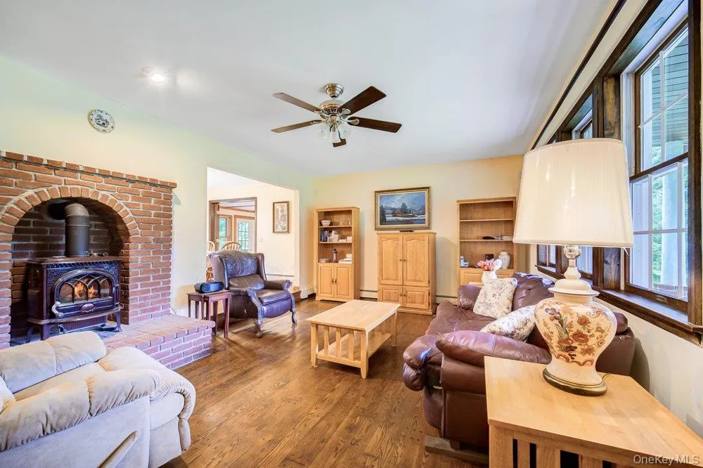 38 Nine Partners Road Staatsburg, NY 12580