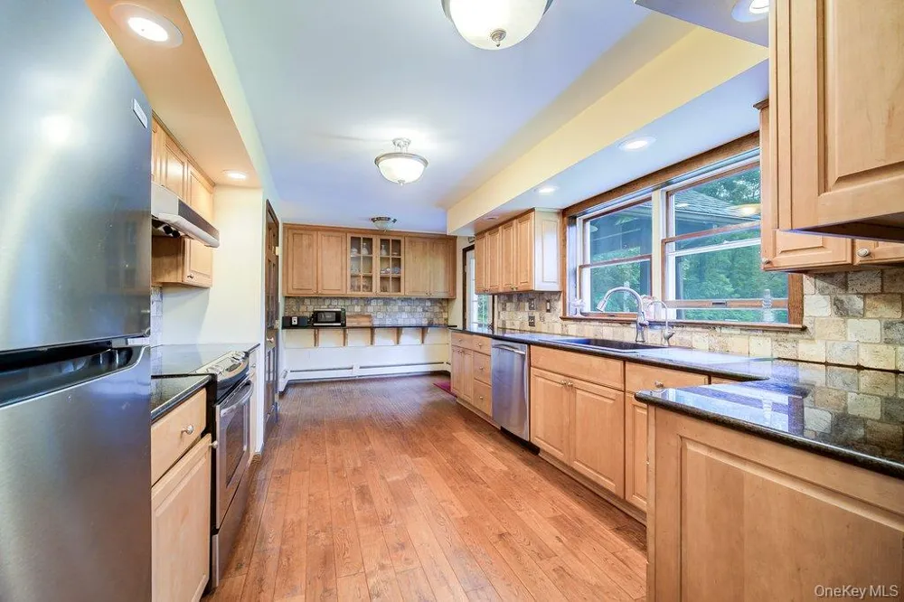38 Nine Partners Road Staatsburg, NY 12580