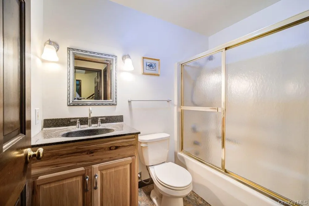 38 Nine Partners Road Staatsburg, NY 12580