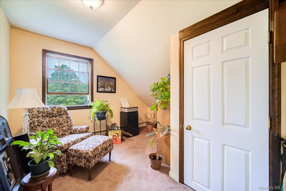 38 Nine Partners Road Staatsburg, NY 12580