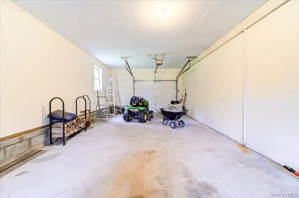 38 Nine Partners Road Staatsburg, NY 12580