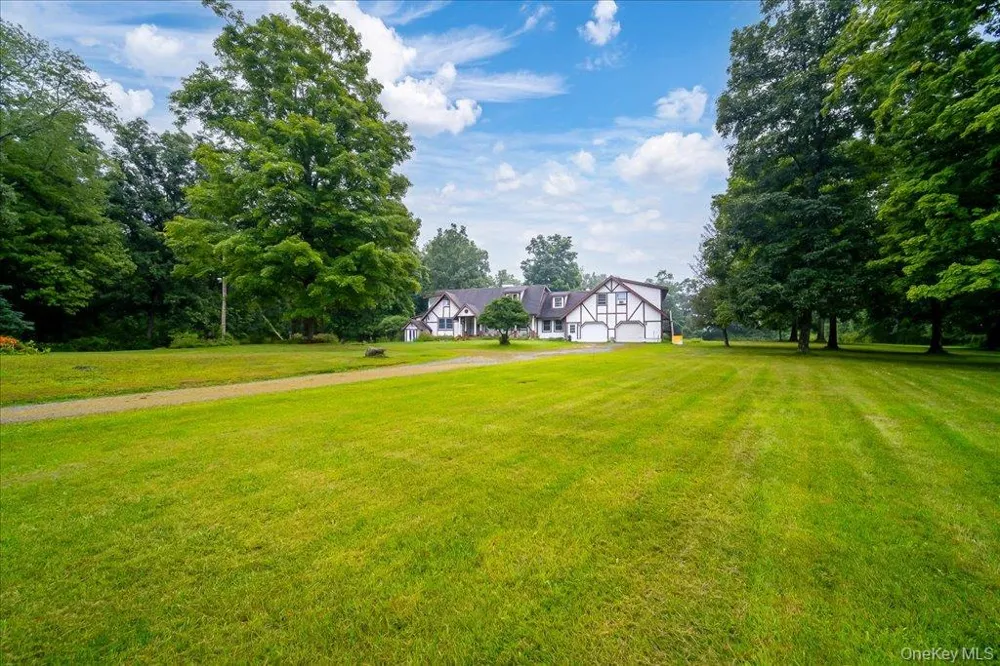 38 Nine Partners Road Staatsburg, NY 12580