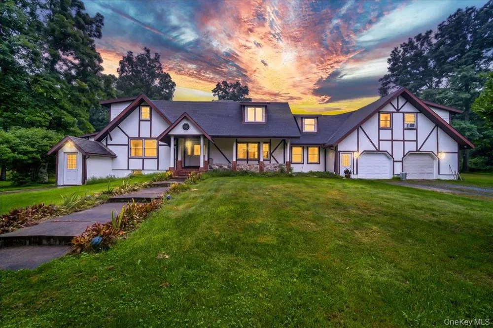 38 Nine Partners Road Staatsburg, NY 12580
