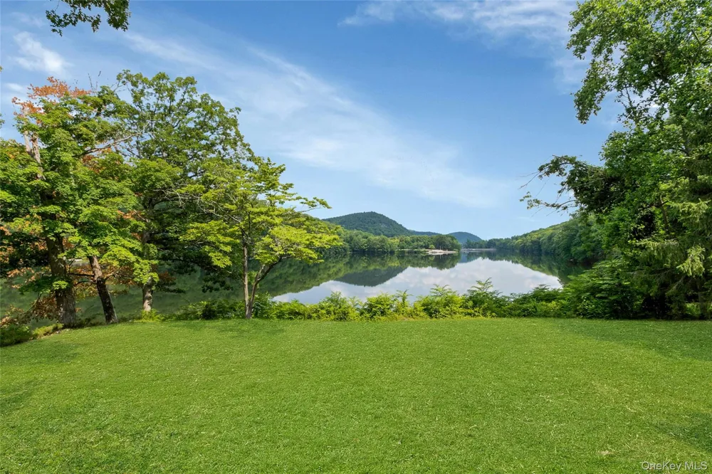 12 Lorillard Road Tuxedo Park, NY 10987