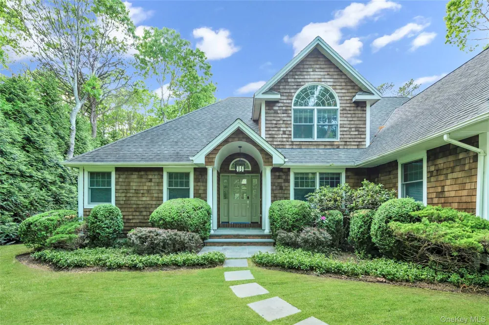 117 Montauk Boulevard East Hampton, NY 11937
