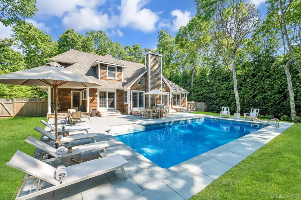 117 Montauk Boulevard East Hampton, NY 11937