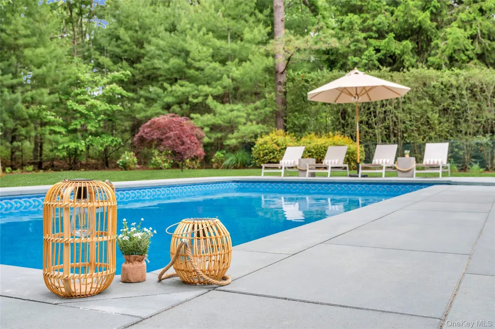 117 Montauk Boulevard East Hampton, NY 11937