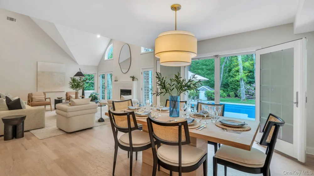 117 Montauk Boulevard East Hampton, NY 11937