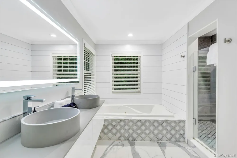 117 Montauk Boulevard East Hampton, NY 11937