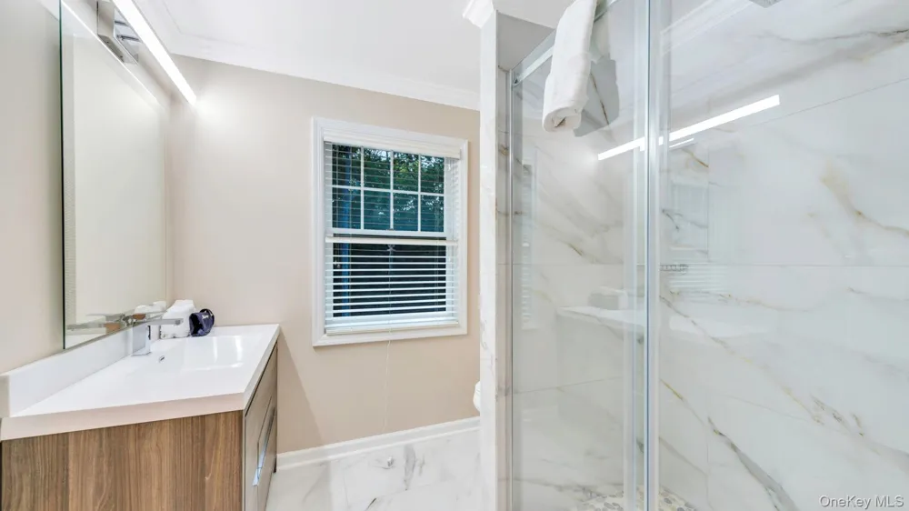 117 Montauk Boulevard East Hampton, NY 11937