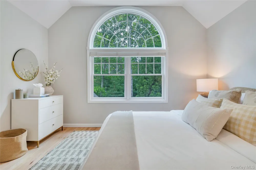 117 Montauk Boulevard East Hampton, NY 11937