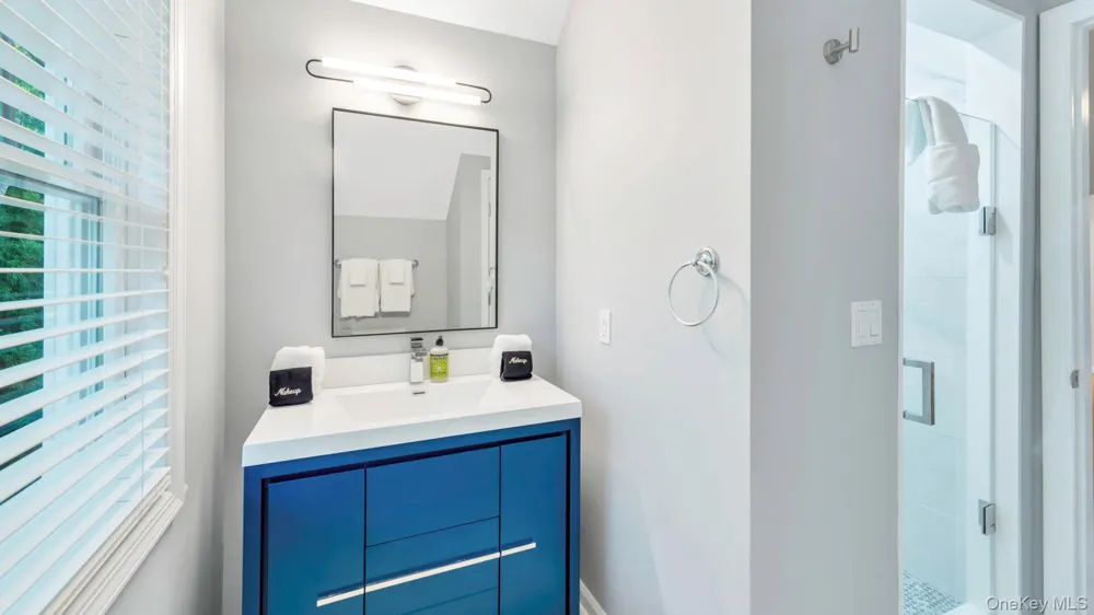 117 Montauk Boulevard East Hampton, NY 11937