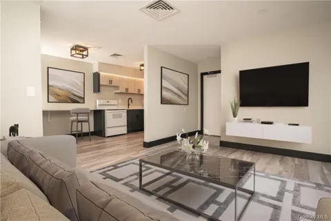 8-12 S Boulevard #12-202