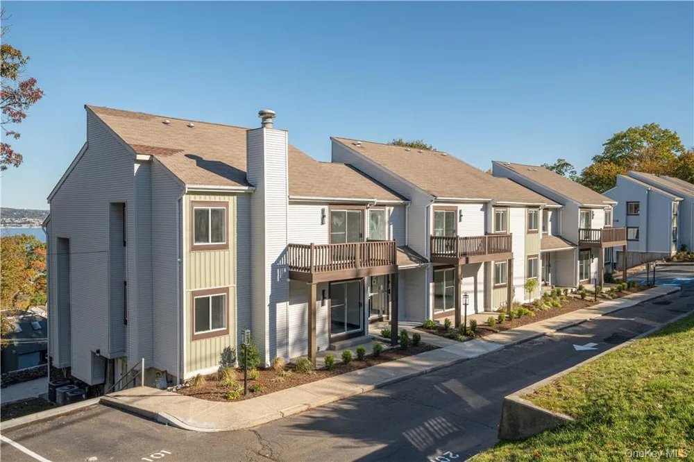 8-12 S Boulevard #12-202 Nyack, NY 10960