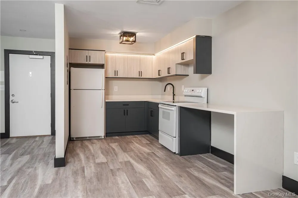 8-12 S Boulevard #12-202 Nyack, NY 10960