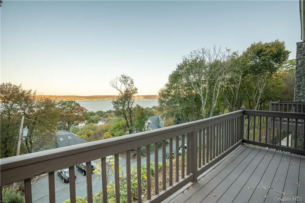 8-12 S Boulevard #12-202 Nyack, NY 10960