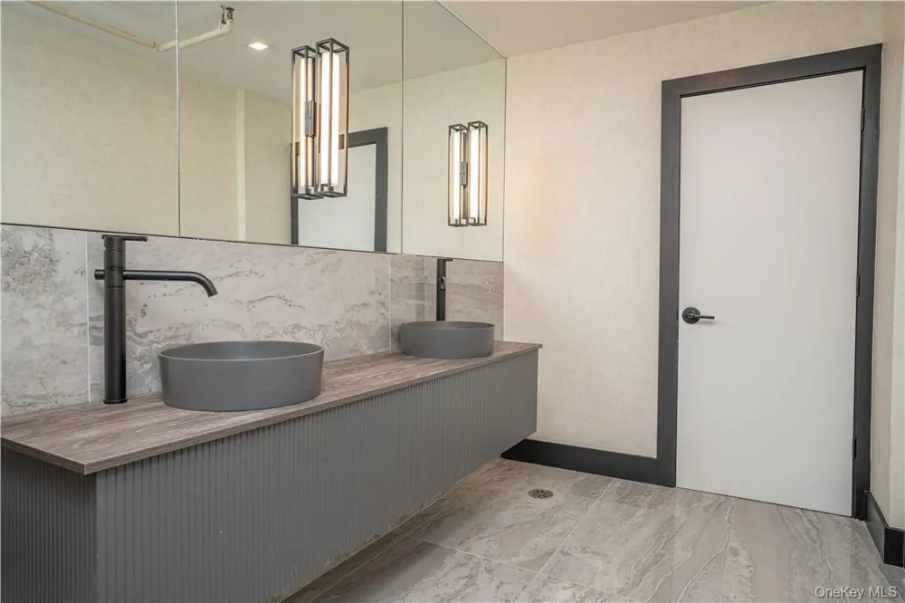 8-12 S Boulevard #12-202 Nyack, NY 10960
