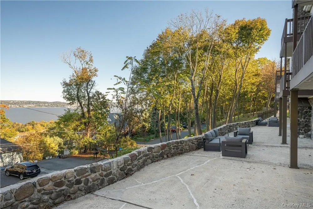 8-12 S Boulevard #12-202 Nyack, NY 10960