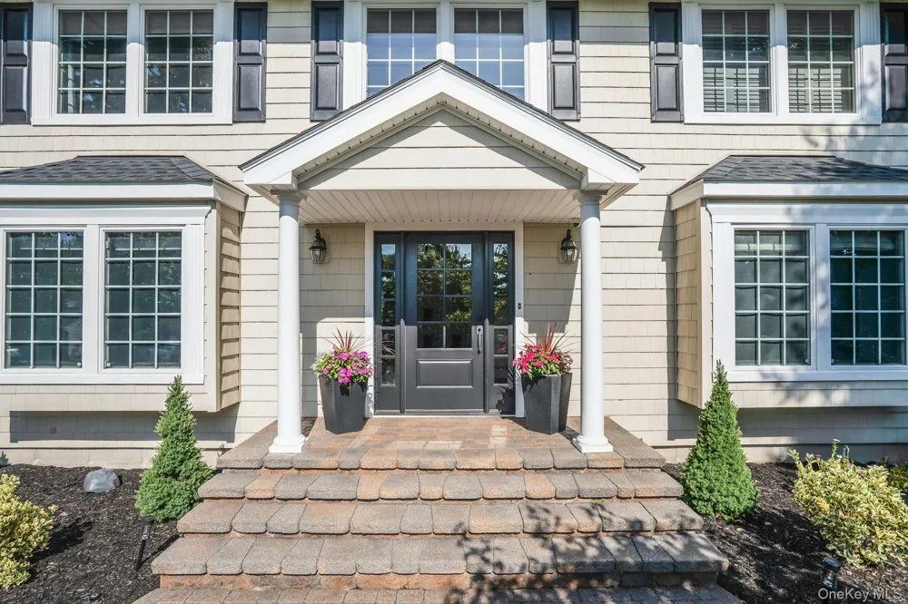 7 Stonehurst Lane Dix Hills, NY 11746