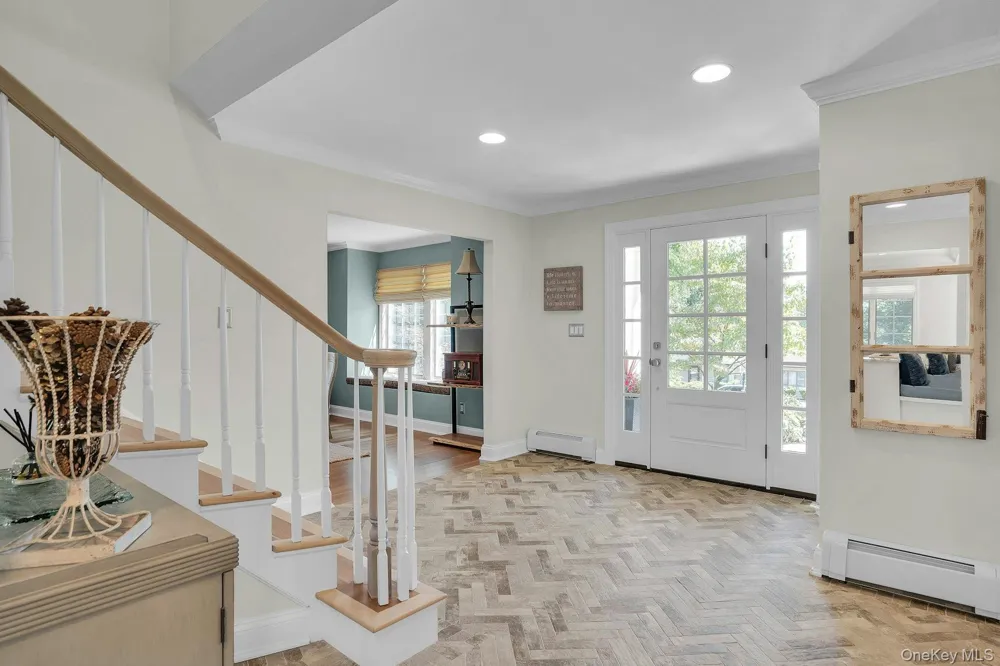 7 Stonehurst Lane Dix Hills, NY 11746