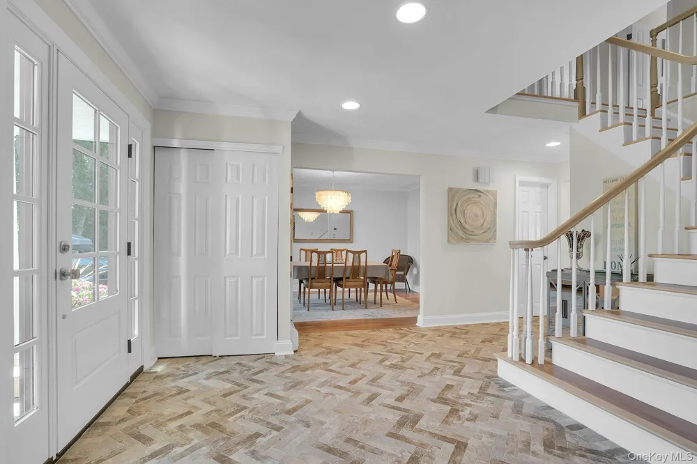 7 Stonehurst Lane Dix Hills, NY 11746