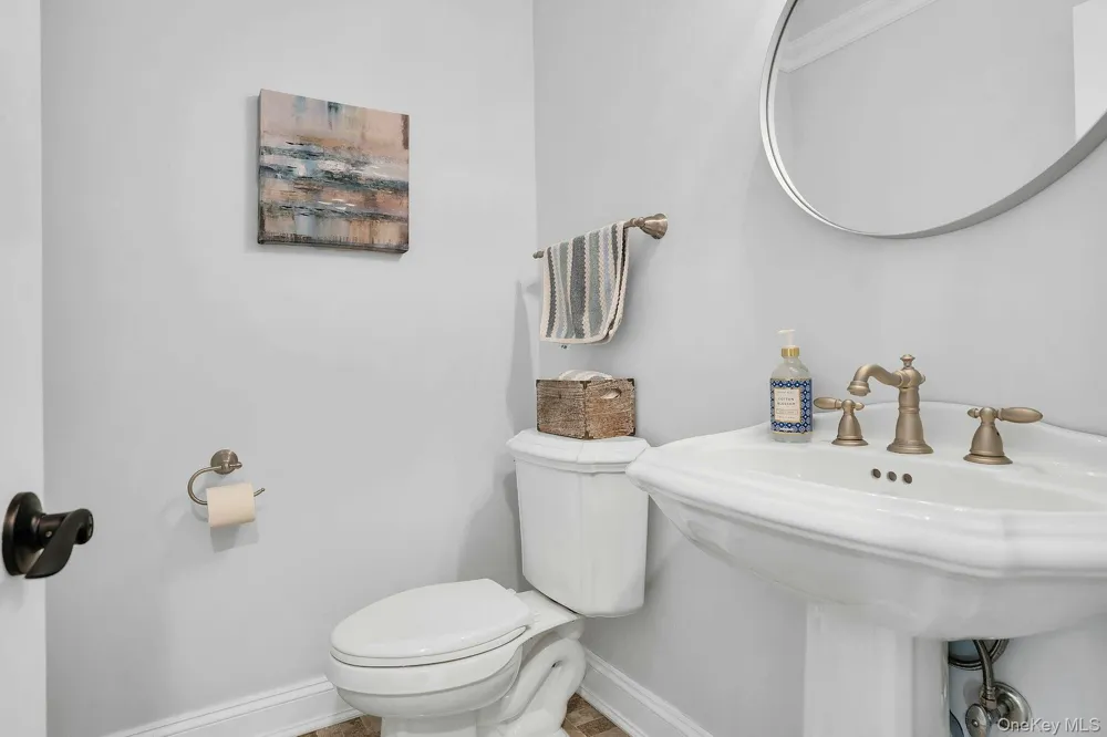 7 Stonehurst Lane Dix Hills, NY 11746