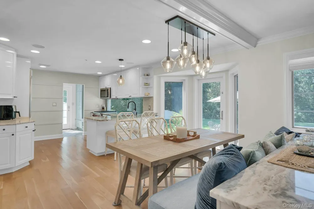 7 Stonehurst Lane Dix Hills, NY 11746