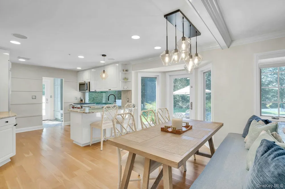 7 Stonehurst Lane Dix Hills, NY 11746