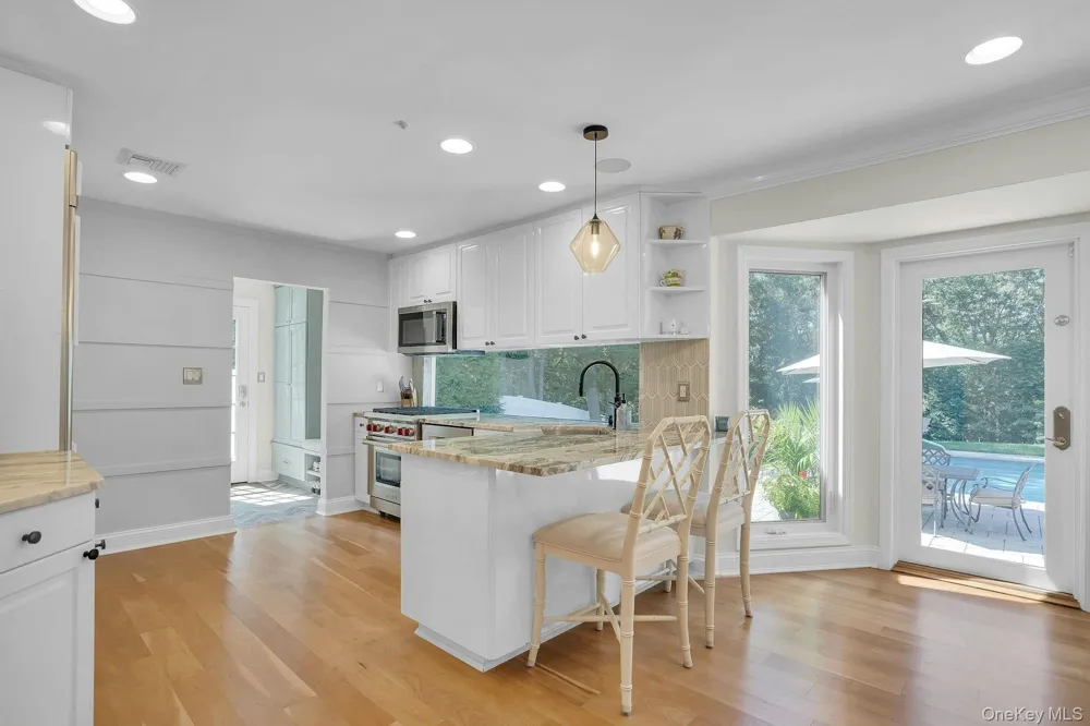 7 Stonehurst Lane Dix Hills, NY 11746