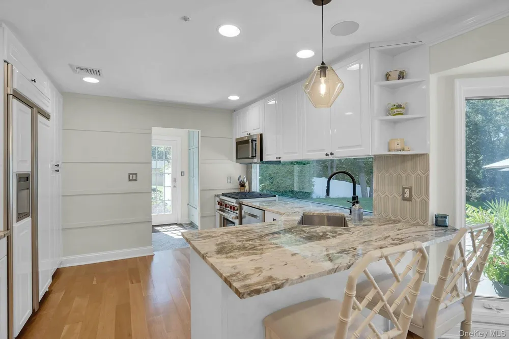 7 Stonehurst Lane Dix Hills, NY 11746