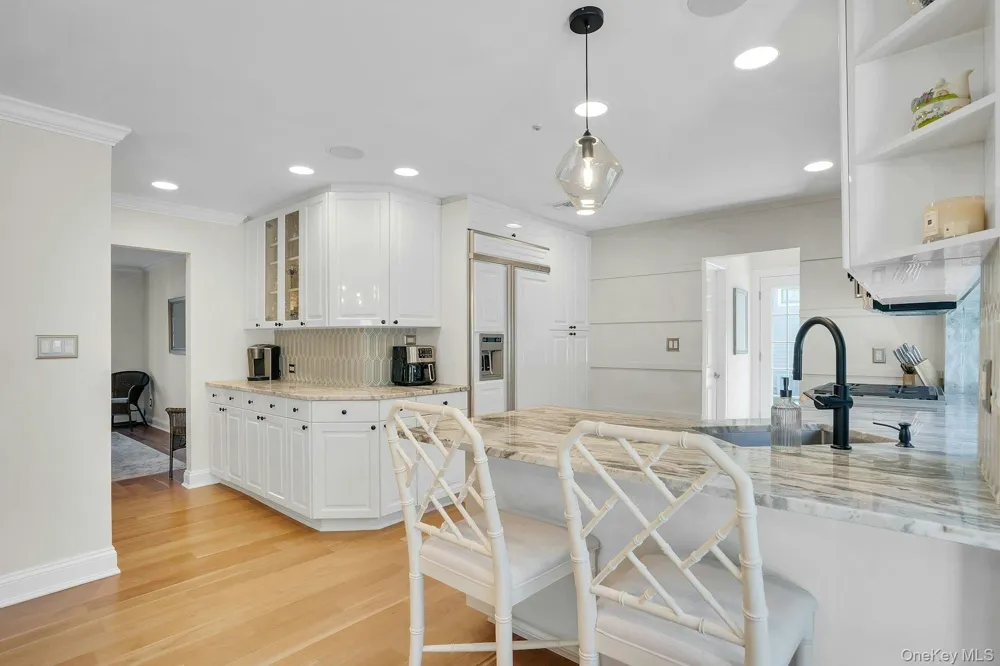 7 Stonehurst Lane Dix Hills, NY 11746